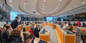 EU-OSHA lança campanha europeia 2026-2028 com foco na definição de padrões mínimos e prevenção para a saúde mental e riscos psicossociais